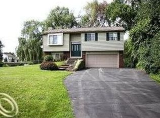 1513 Lorraine Dr, Waterford, MI 48327