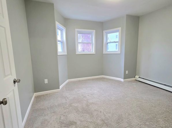 manchester-new-hampshire-95346584 picture