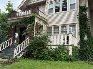 3700 N 15th St #3702, Milwaukee, WI 53206