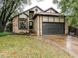 6108 Farmingdale Dr, Arlington, TX 76001