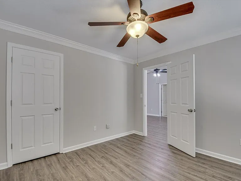 1239 Longpoint Dr — Photo 21