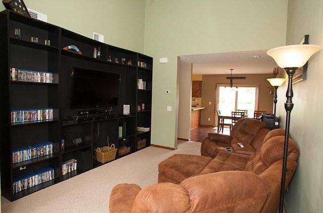 1st image of 2538 Rushmore Rd