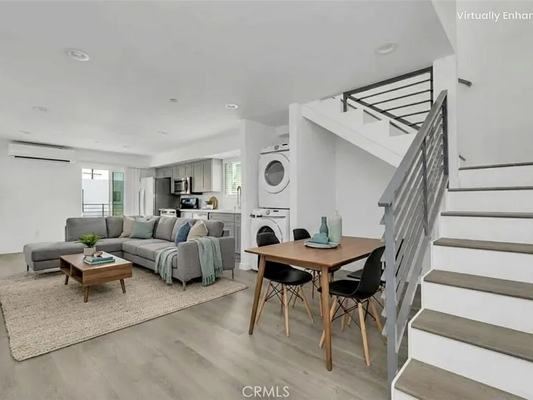 1885 W 20th St #1/2 — Photo 3