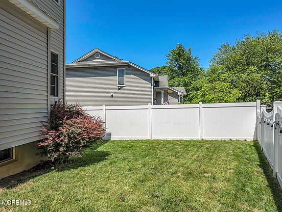 4th image of 4 Wood Avenue