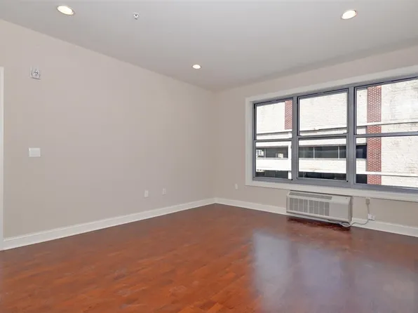 100 Marshall Street image 5 of 15