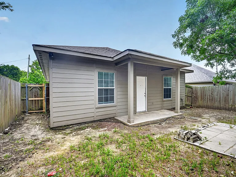3205 Bois D Arc St — Photo 24