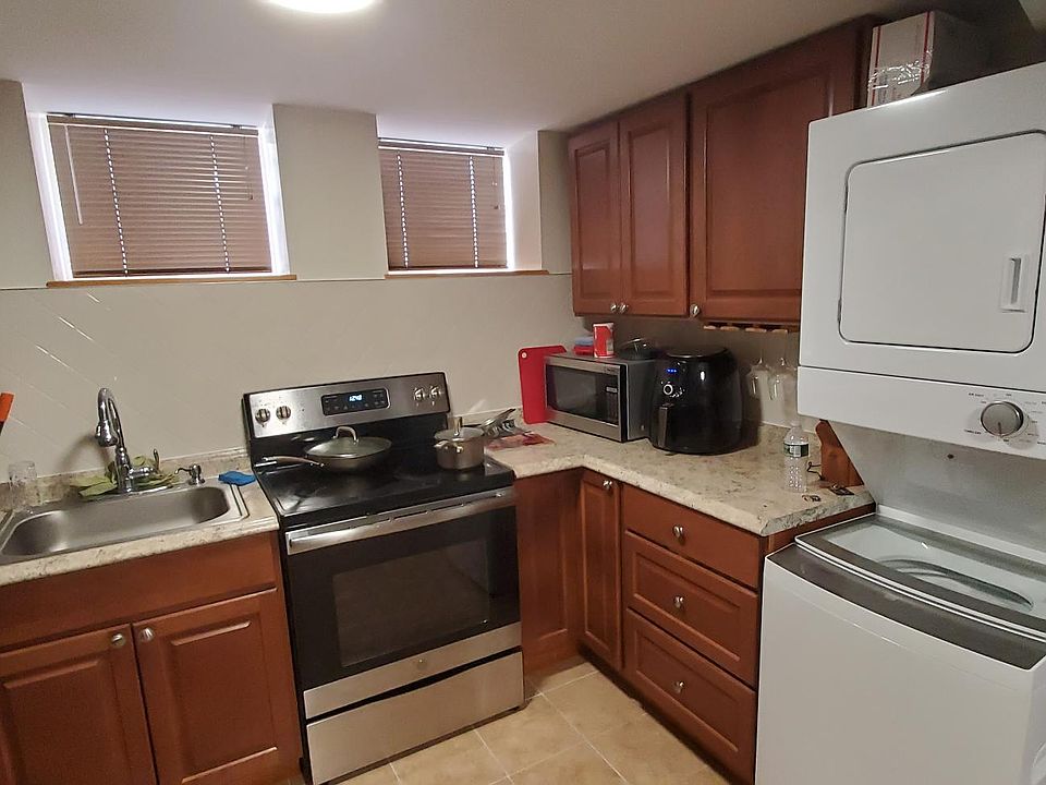 1st image of 2317 Laconia Ave