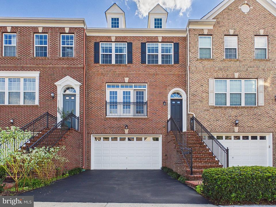 1st image of 20268 Center Brook Sq