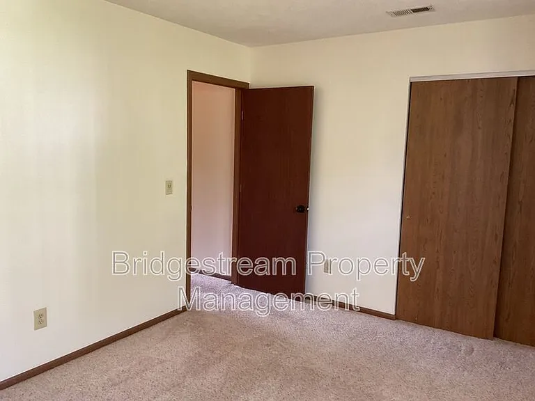4579 Burchdale St — Photo 24