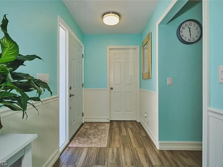 14652 Sagamore Ct — Photo 5