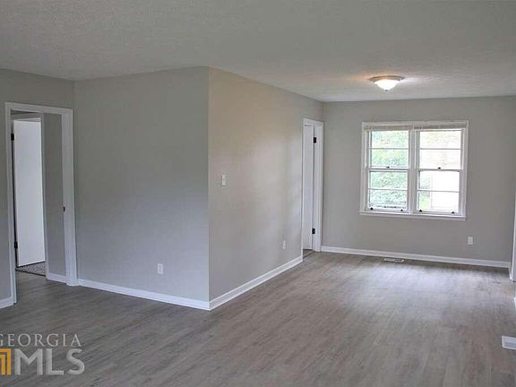 5th image of 313 Woodlawn Ave