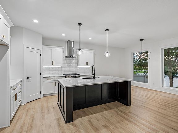 3rd image of 1403 19th St SE