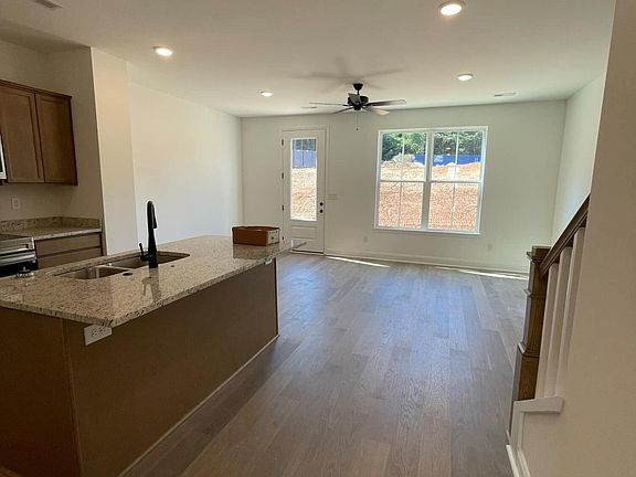 4th image of 9169 Rolling Stone Way