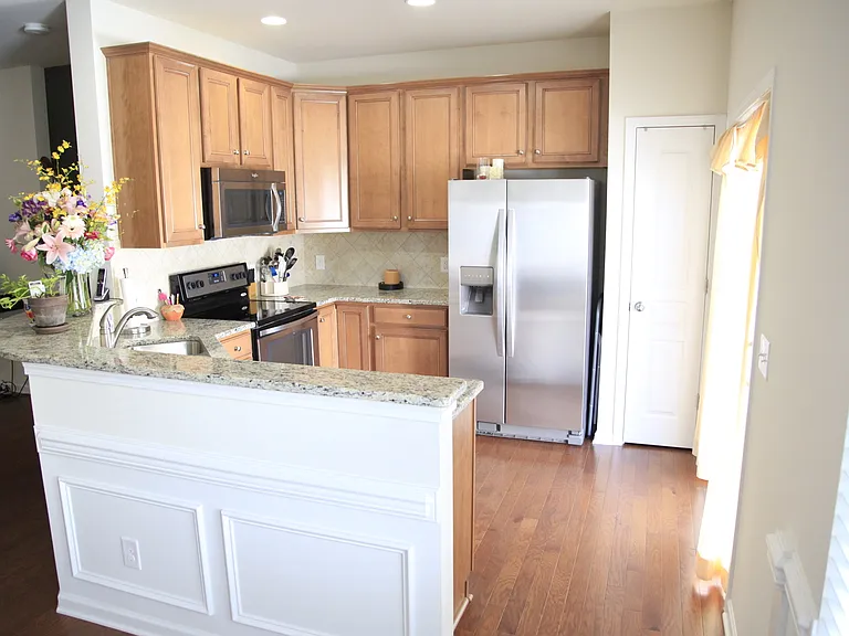 6441 Silver Star Ln — Photo 2