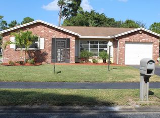 6134 Rainbow Cir, Greenacres, FL 33463