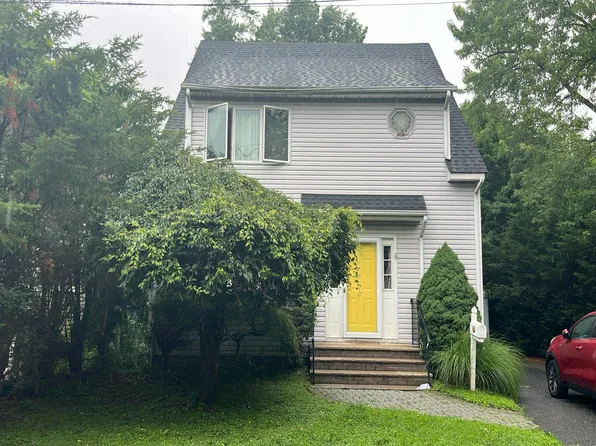 57 Rosalie St, Manville, NJ 08835