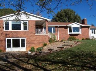 74 Warren Creek Rd, Candler, NC 28715