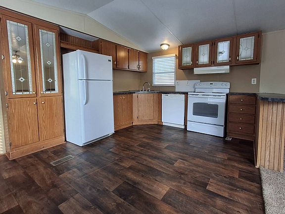 3rd image of 935 Harolds Rd