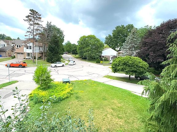 4th image of 45 Sandusky Cres