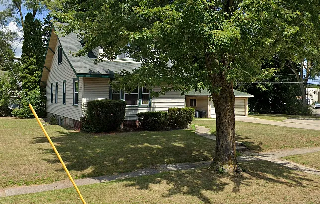 703 E Chippewa St #B — Photo 16
