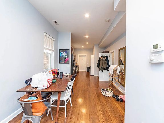 2nd image of 2335 W Moffat St #2