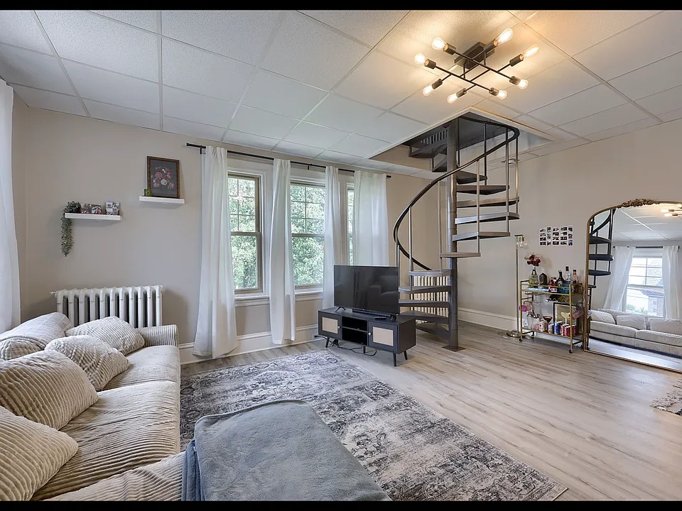 146 E Clay St #3