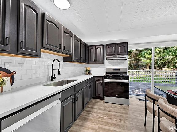 3rd image of 11924 Majella Dr