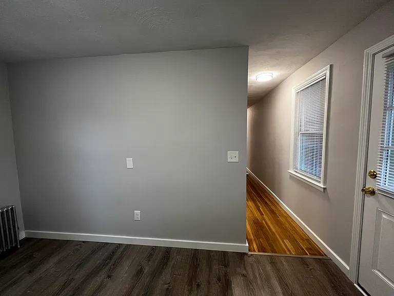 110 Leeds St — Photo 16