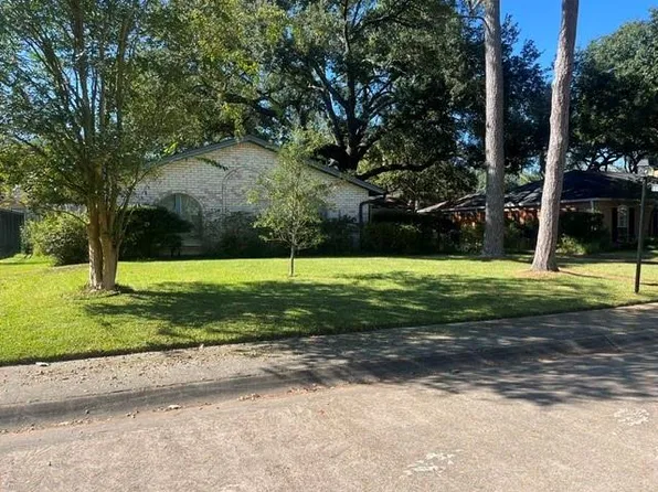 10031 Briar Rose Dr, Houston, TX 77042