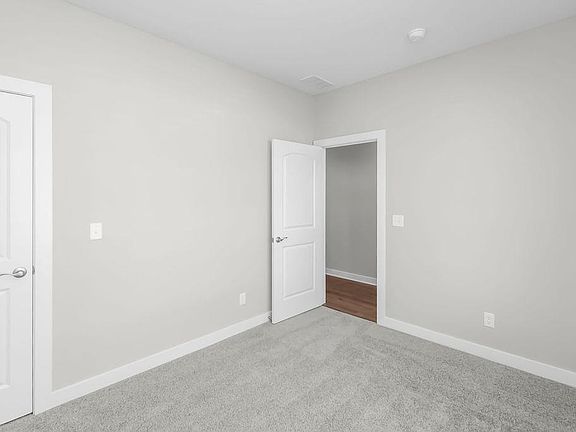 5th image of 2459 Watson Cir