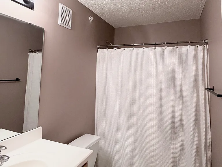 11151 Aberdeen St NE #H — Photo 13