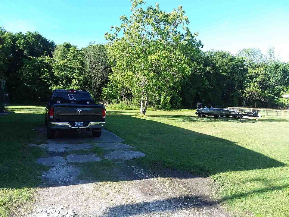 2nd image of 142 Orange St