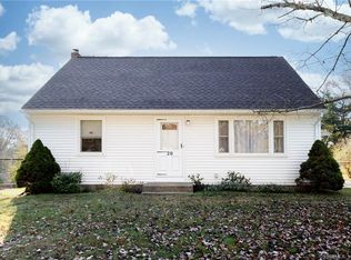 20 Moon St, Enfield, CT 06082