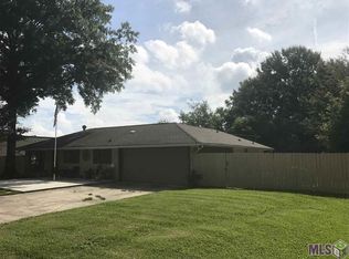 219 Friar Tuck Dr, Baton Rouge, LA 70815