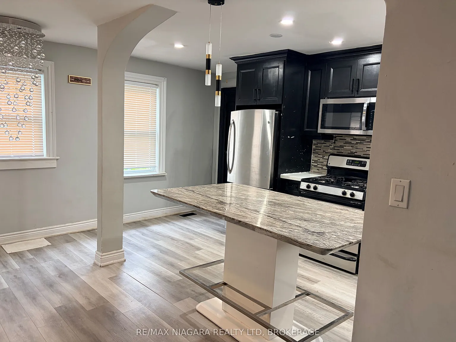 3 bed, $2,400 — Photo 3