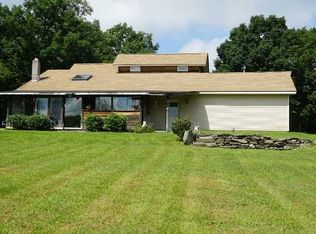 250 Turkey Hill Rd, Red Hook, NY 12571