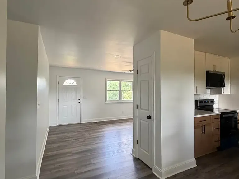 7754 Vista Hills Dr — Photo 3