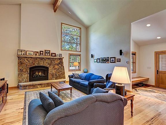 4th image of 612 Silver Cir