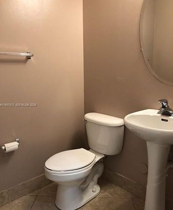 4th image of 571 NW 208th Cir