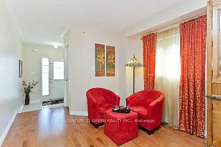 474 Denyes Way #UPPER — Photo 1