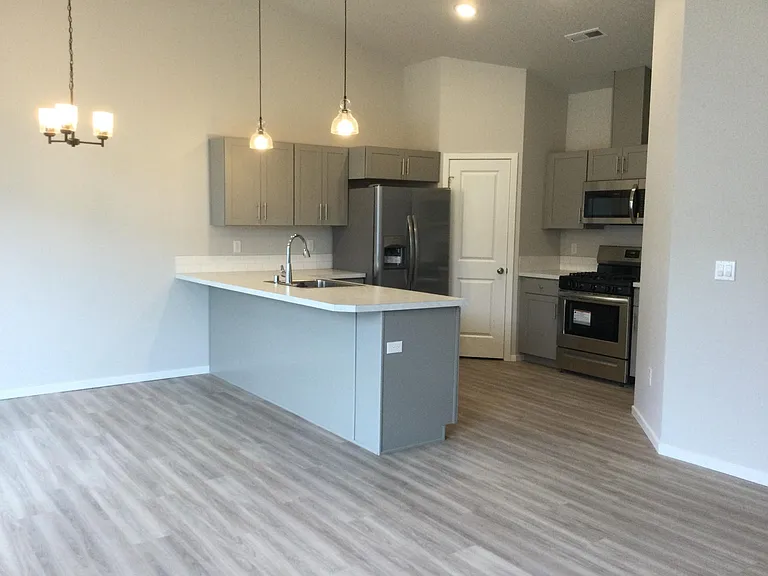 5621 Remington Dr — Photo 6