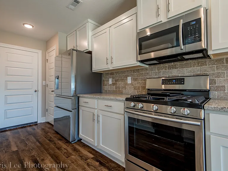 1635 S Borden St — Photo 7