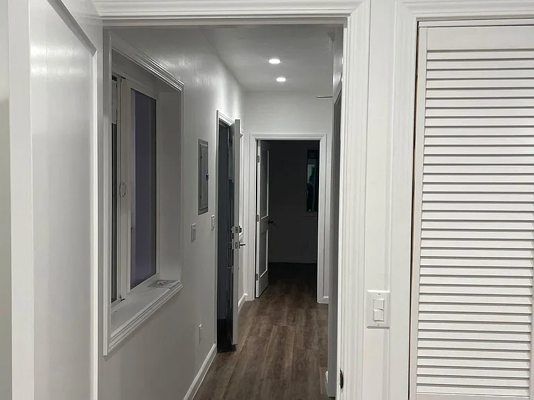 9733 Omelveny Ave — Photo 13