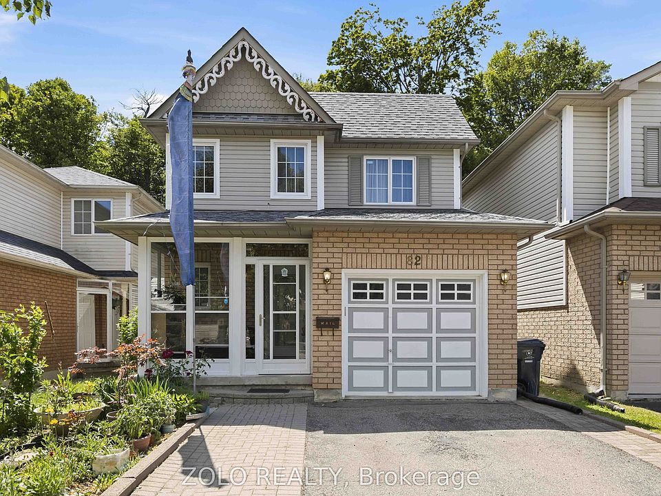 1st image of 82 Piperbrook Cres