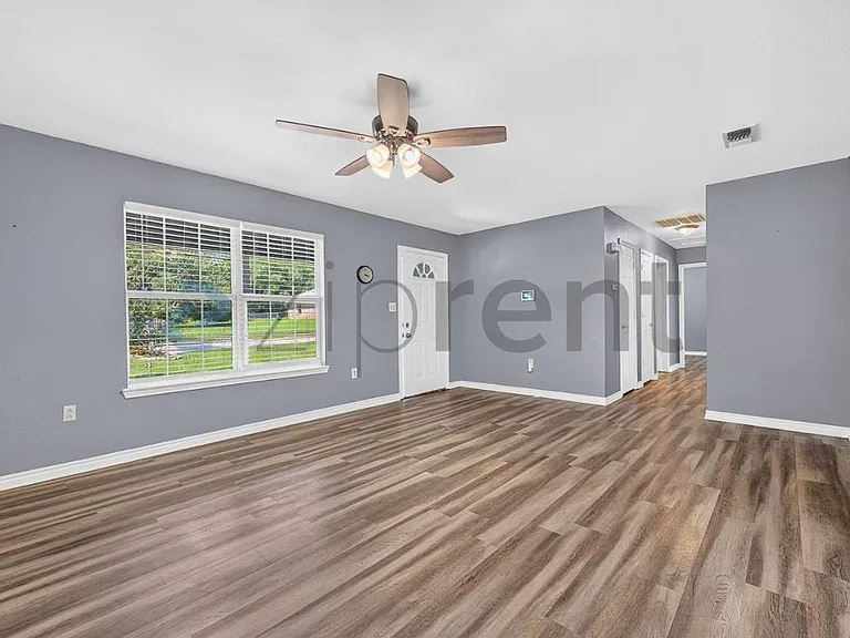 940 Chase St — Photo 7