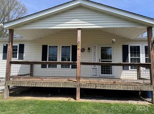 450 Vance Farm Rd, Spruce Pine, NC 28777