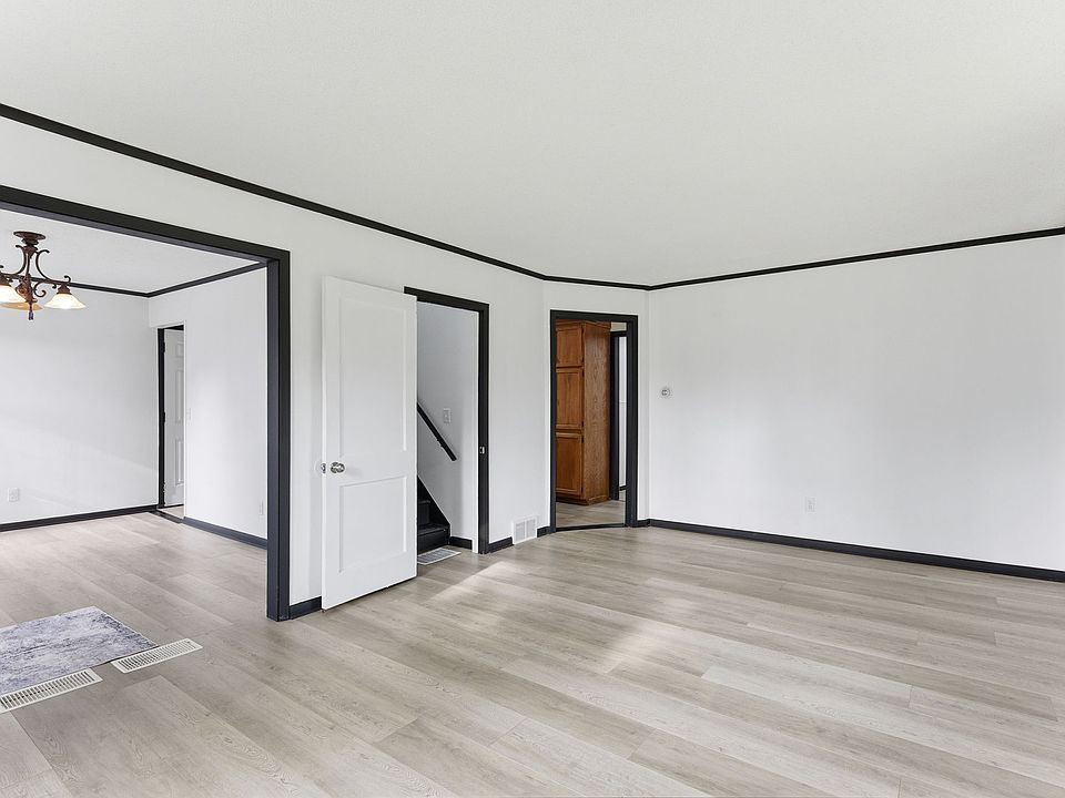 1st image of 2775 Larch Ln N