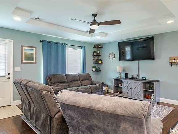 5th image of 872 Saint Andrews Dr