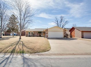 2309 Single Tree Ln, Enid, OK 73703