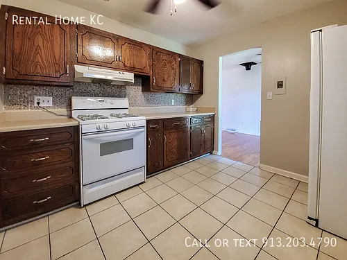 9010 W 101st St — Photo 12